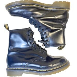 Dr. Martens 1460 Black Leather Combat Boots Women’s 7/EU 38  Classic 8-Eye Style